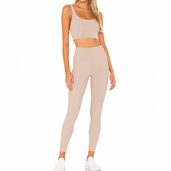 Beach Riot Leah Sports Bra taupe - Picture 6 of 8